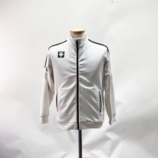 데상트 쥬니어트레이닝집업 150 진스센스 