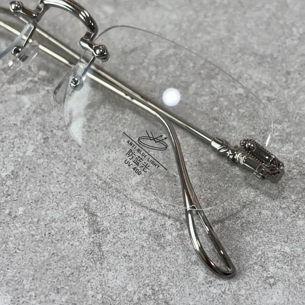 부바 크롬 디테일 긱시크 무테 안경 아이웨어