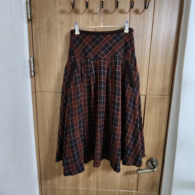 (25)여성 써스데이아일랜드 빈티지 체크 스커트
