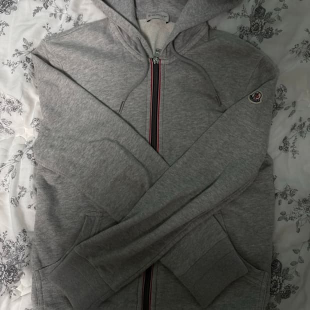 몽클레어 후드집업 팔아요 몽클레르