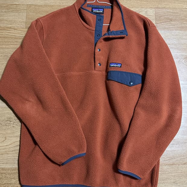 새상품급 파타고니아 신칠라 플리스 버니쉬드 레드 M