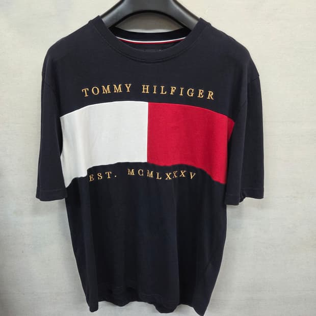 타미힐피거 빅플래그 골드 레터링 자수 반팔 L xl