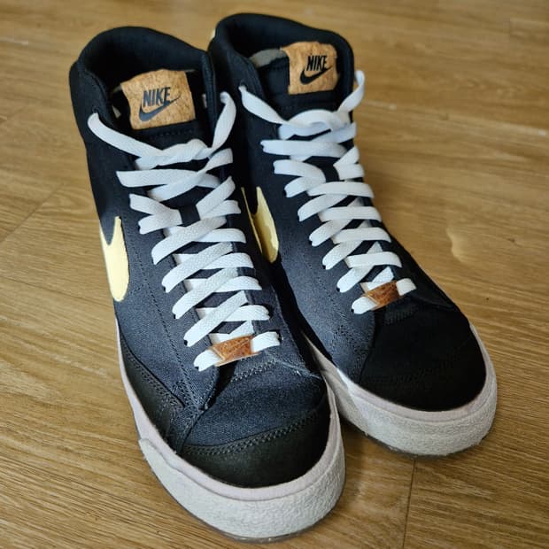 나이키 블레이저 미드 77 폼그라나테 275