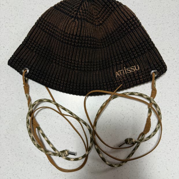 어티슈 팔콘 비니 브라운