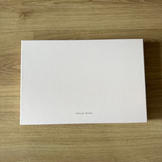 시몬 로샤 Simone Rocha 박스