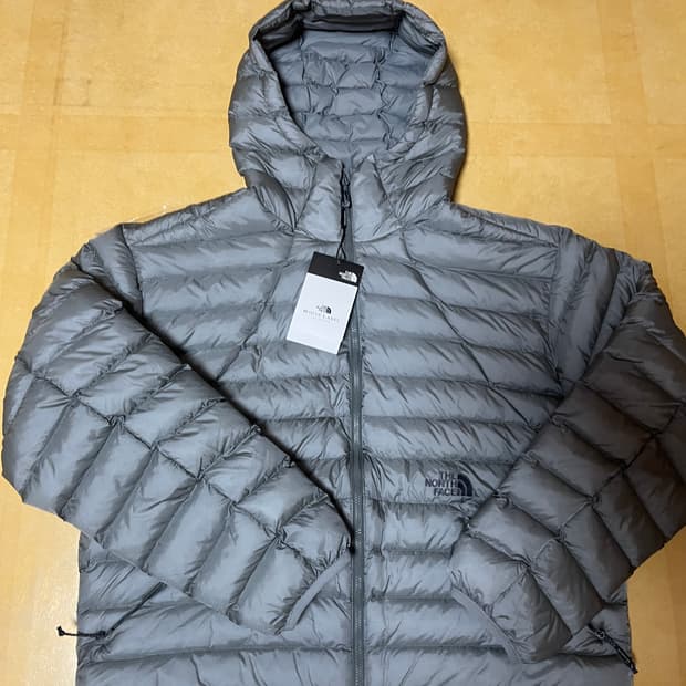 벤투스 실버색상 L사이즈 새상품 팝니다.