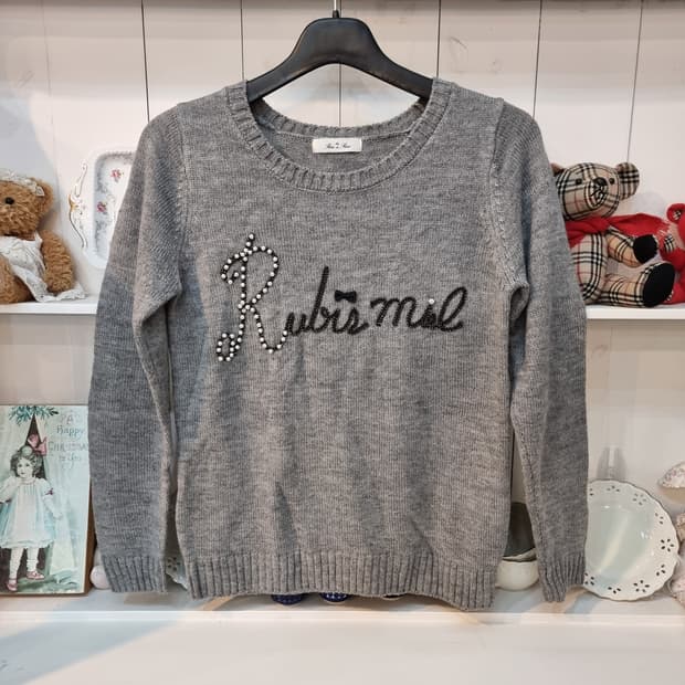 진주 비즈 로고 그레이 니트