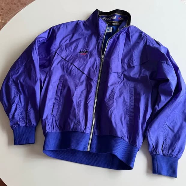 AGW by asics 아식스 올드스쿨 점퍼 size M