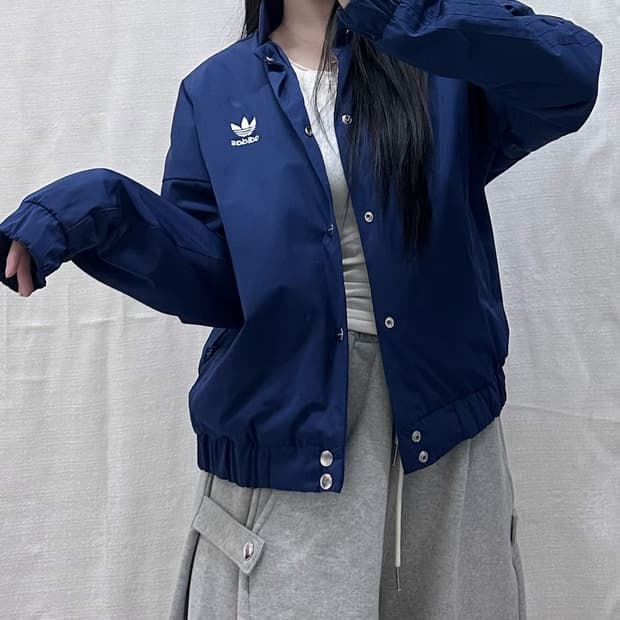 아디다스 경량패딩 바시티 자켓