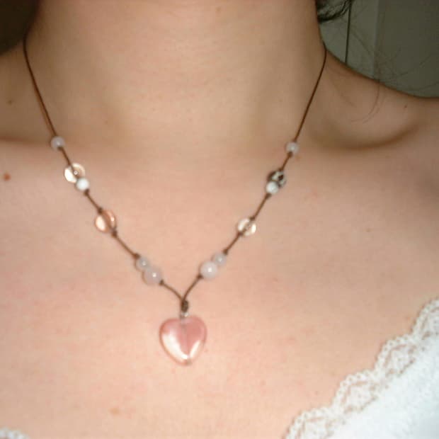 Pale pink heart necklace 연분홍 하트 비즈 목걸이