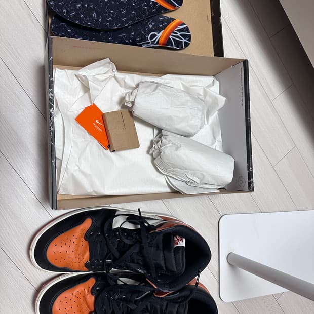 조던1 하이 OG 쉐터드백보드 사이즈 290 팝니다