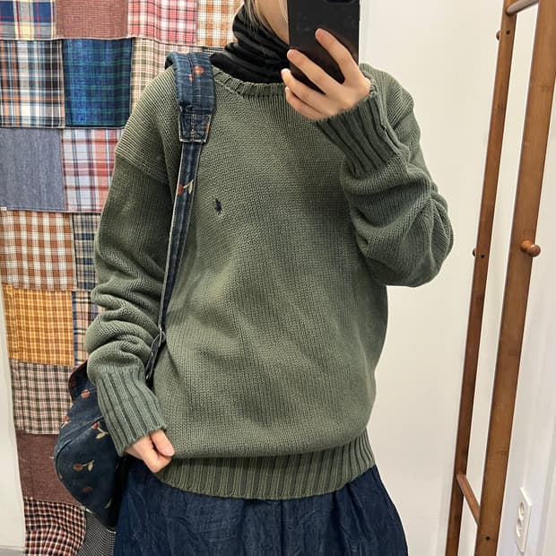 폴로 카키 니트