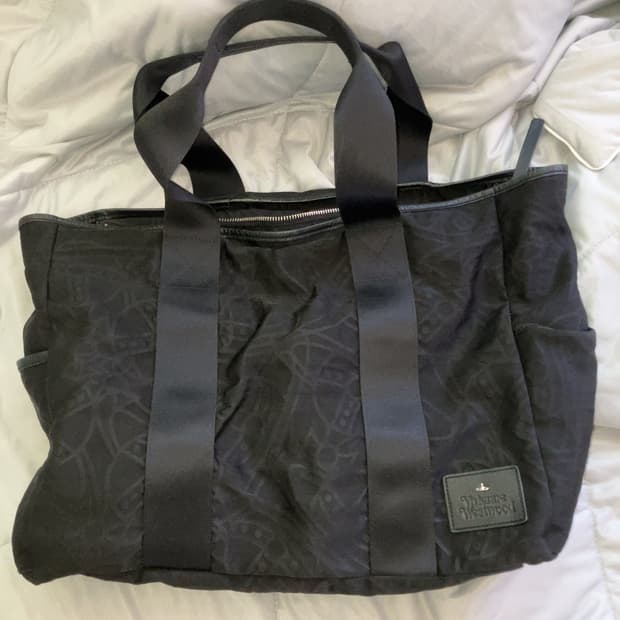 비비안 웨스트우드 orb embossed tote bag