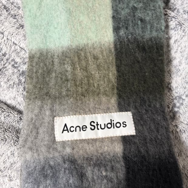 아크네 스튜디오 머플러 못도리