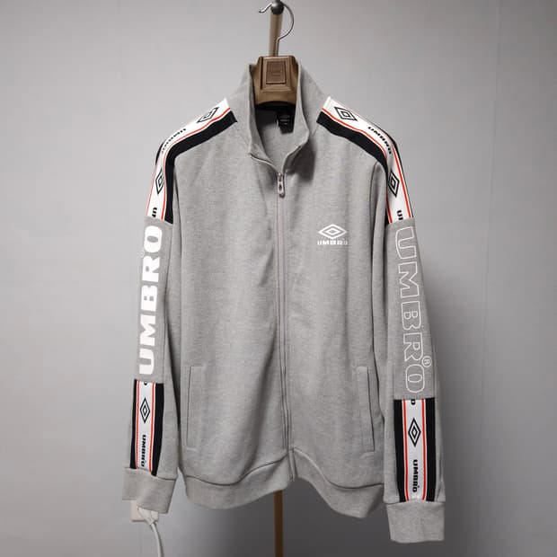 105 ) 엄브로 사이드로고 트레이닝 집업