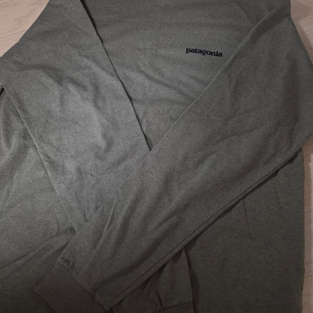파타고니아 롱슬리브 카키 - S size
