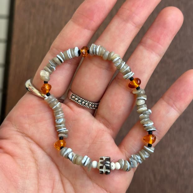 Musta Ethnic Mother-of-Pearl Amber Afric