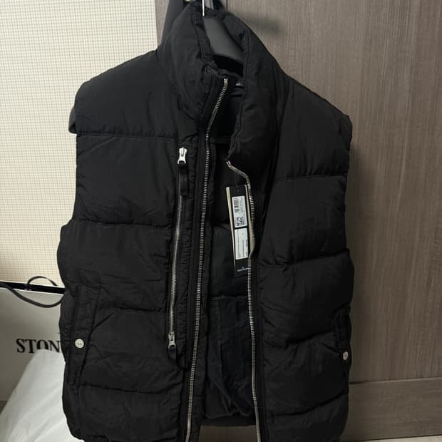 스톤아일랜드 조끼패딩
