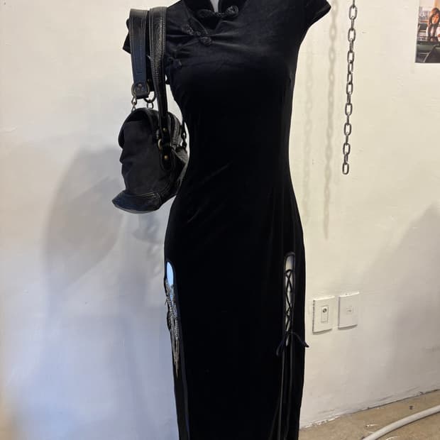 벨벳 아일렛 체인 매듭 블랙 치파오 오리엔탈