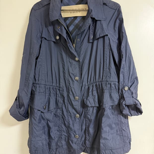 정품)버버리 바람막이 34