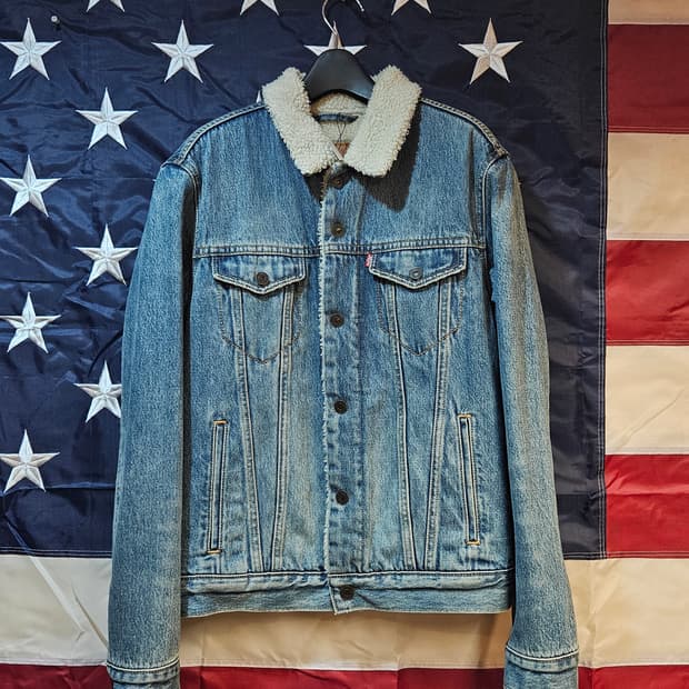 Levi’s Sherpa Trucker Jacket