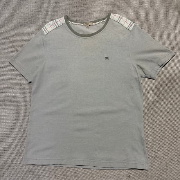 버버리 그레이 반팔 티셔츠 체크포인트