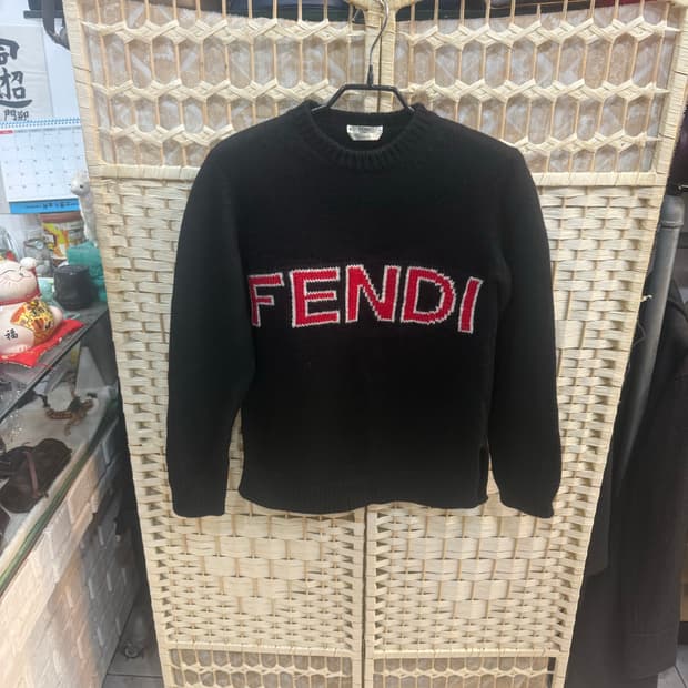 36/44-55 정품 펜디 니트 팝니다