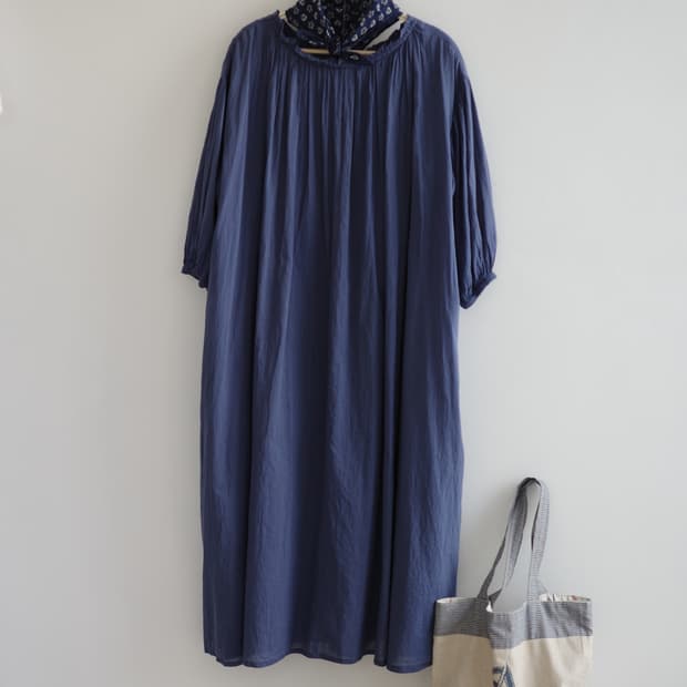 wordtrobe
• 딥블루 아사면 샤링 롱 원피스