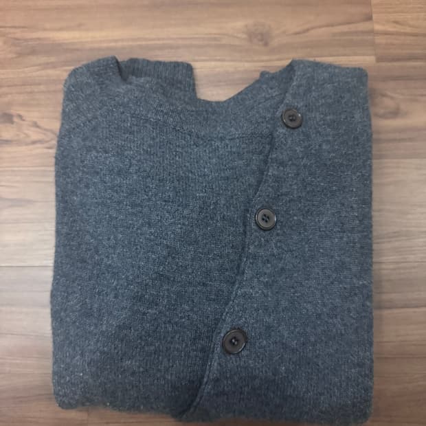 EE 누마레 사선 가디건 L사이즈