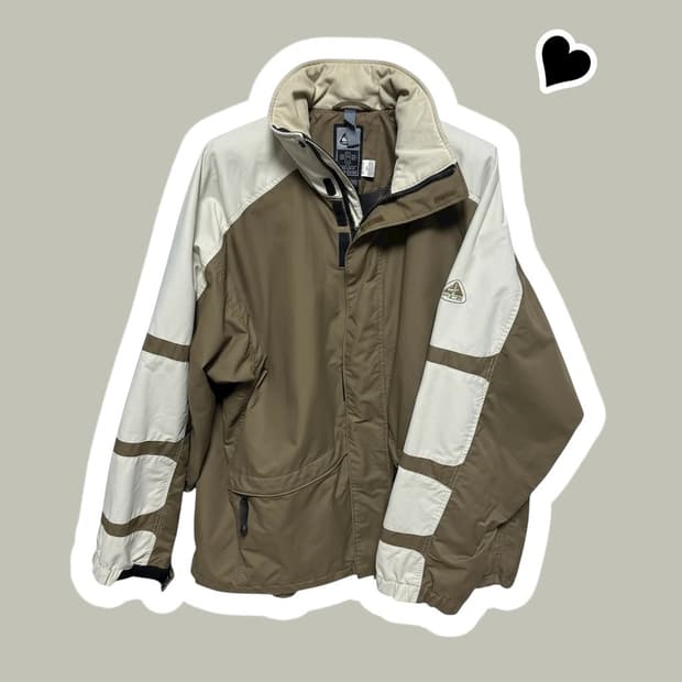 나이키 ACG 올리브카키 바람막이