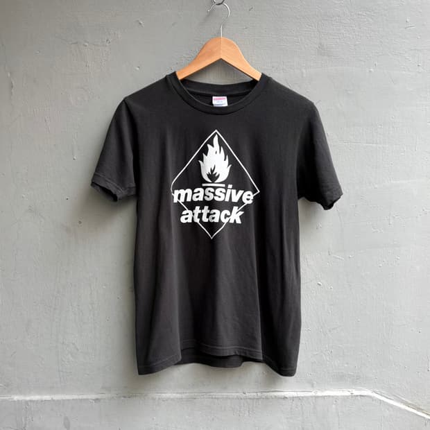 Massive Attack 10's tour tee