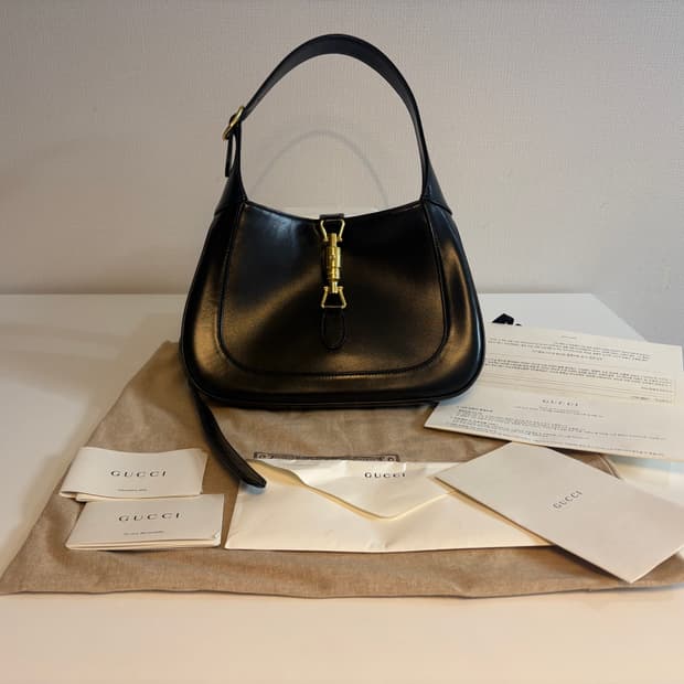 구찌 재키백 1961 스몰 숄더백 (블랙 레더)