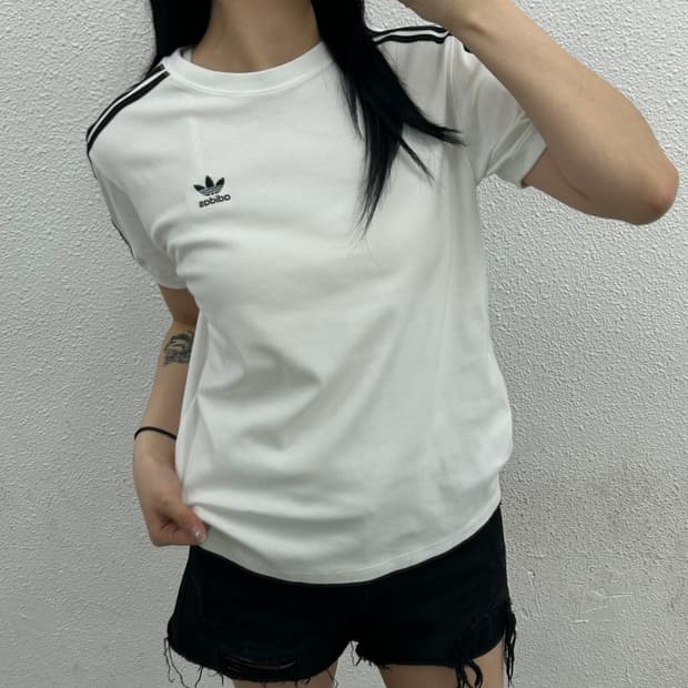 아디다스 블랙라인 화이트 반팔 M