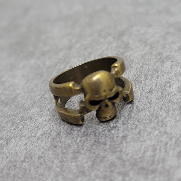 vintage skull ring 