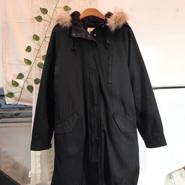 Lowrys farm 블랙 롱 야상