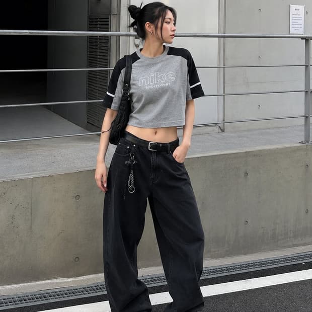 나이키(Nike) Nsw 센터 로고 라글란 배색 크롭 반팔티셔츠