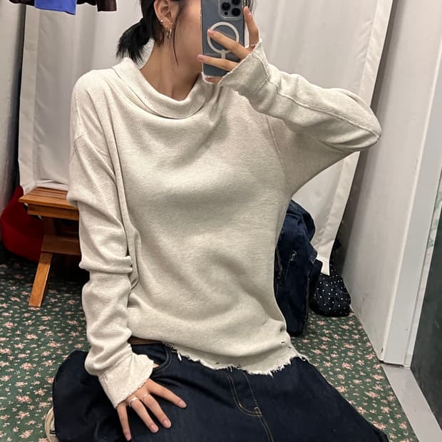 안셀름 데미지 디스트레스드 와플 모크넥 롱슬리브 티셔츠