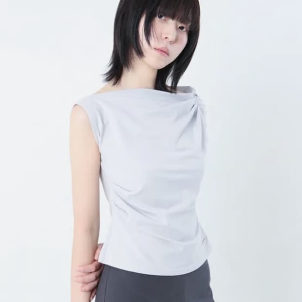 미세키서울 Slanted sleeveless