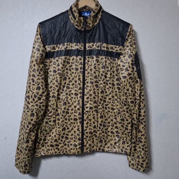 아디다스  방수용 레오파드 윈드브레이커  바람막이 사이즈 95 춘추용