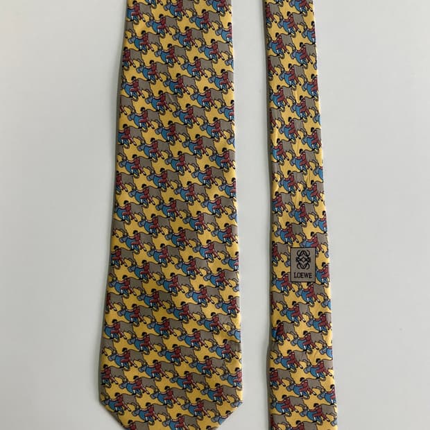 로에베 넥타이