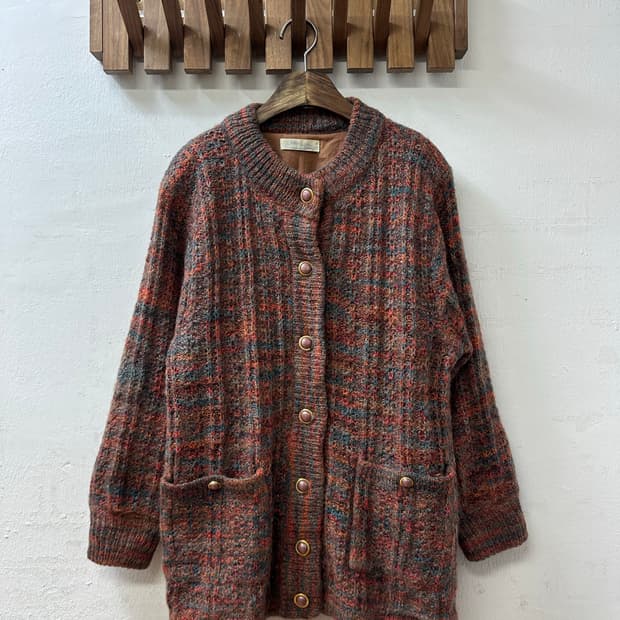 일본빈티지 울 블랜드 혼방 잔체크 패턴 골드 버튼 디테일 스웨터