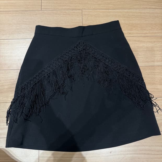 Zara 태슬 미니 스커트 xs