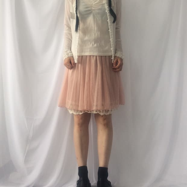 Lace trimming sleeveless