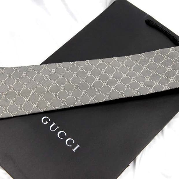 구찌 9.4cm A등급 GG로고 클래식 남자 명품 넥타이