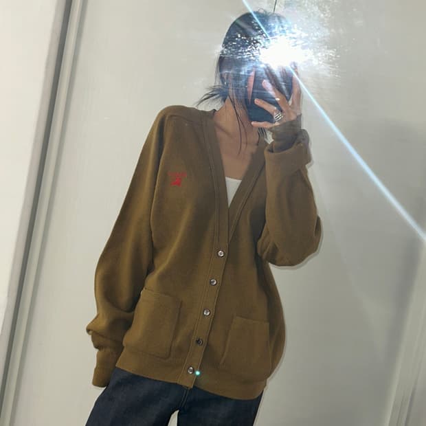 버버리 브라운 브이넥 가디건 105