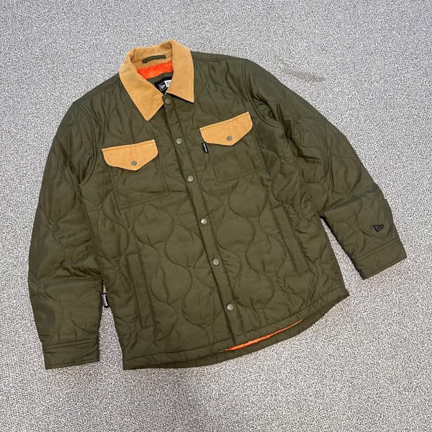 뉴에라 카키 자켓
