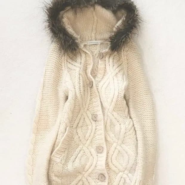 어스뮤직 퍼후드 울프죠 롱 가디건