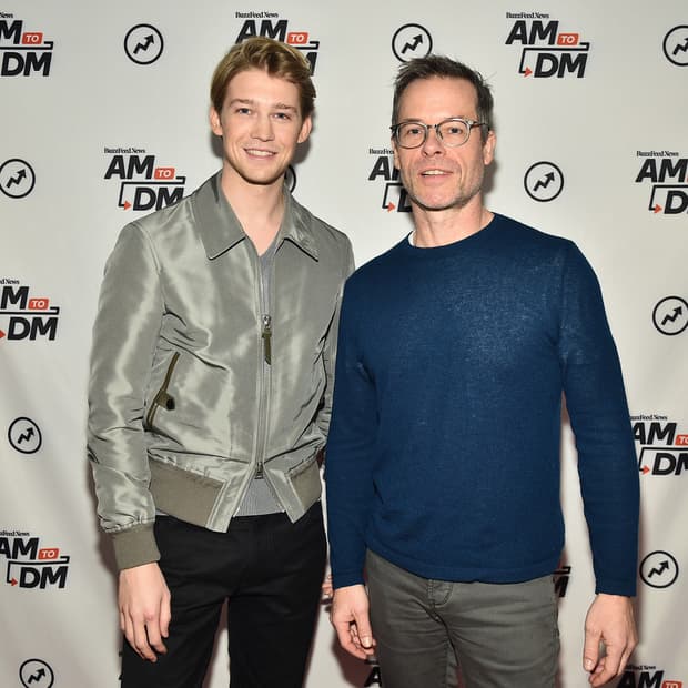 톰포드 실크 봄버 자켓 판매 합니다.