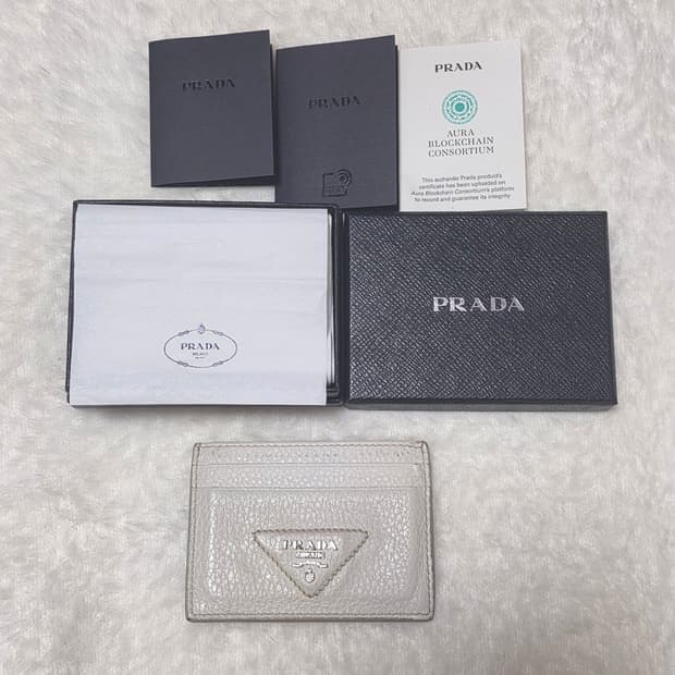 프라다 카드지갑