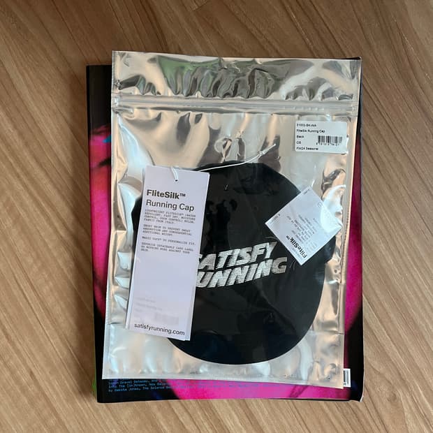 Satisfy FliteSilk 러닝캡